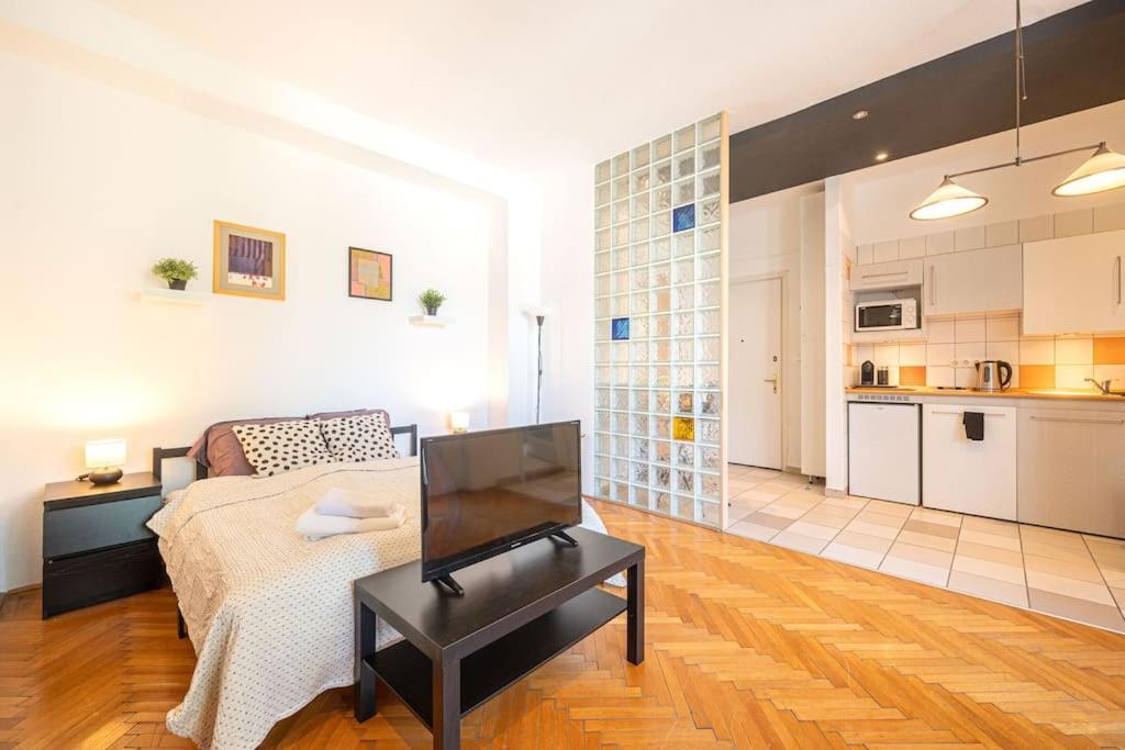Cozy Comfort Near The Market Будапеща Екстериор снимка
